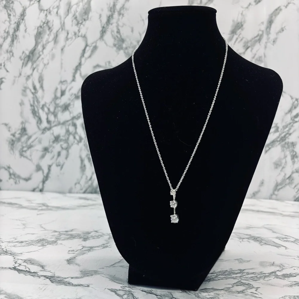 Elegant Silver Necklace with Crystal Accents